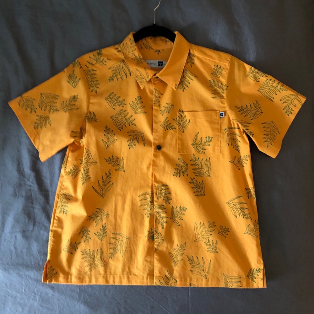 Sig Zane Hawaiian Shirt. Perfect for petite women.